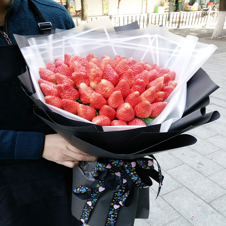 新款草莓花束图片大全赏析